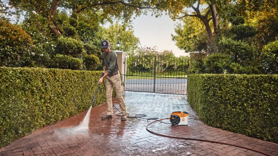 Le nettoyeur haute pression à batterie STIHL REA 100 PLUS