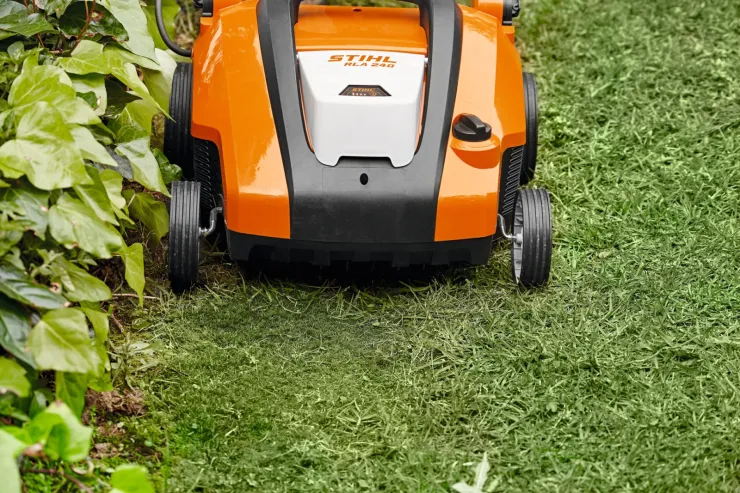 Scarificateur à batterie STIHL RLA 240 — 6