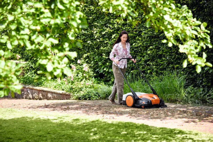 Balayeuse mécanique STIHL KG 770.0 — 2