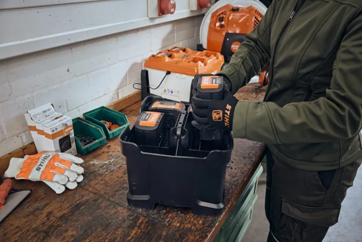 Support de batteries STIHL — 3