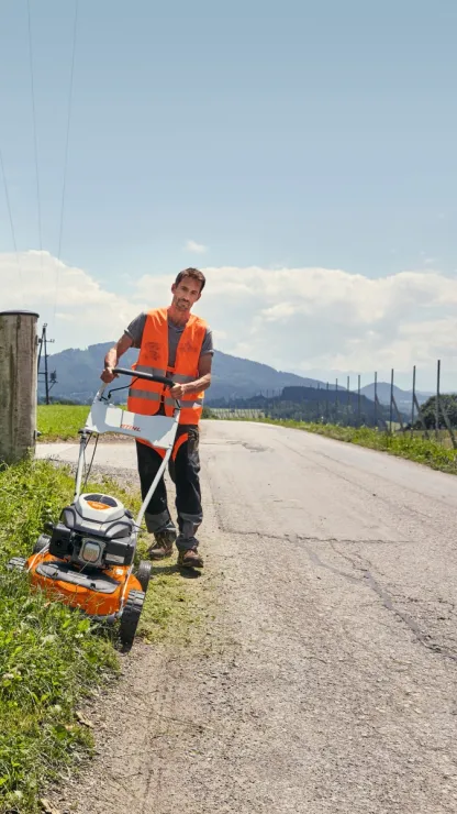 Tondeuse mulching thermique STIHL RM 4 RTP — 3