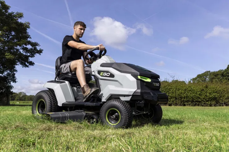 Tracteur tondeuse à batterie EGO TR4201E — 5