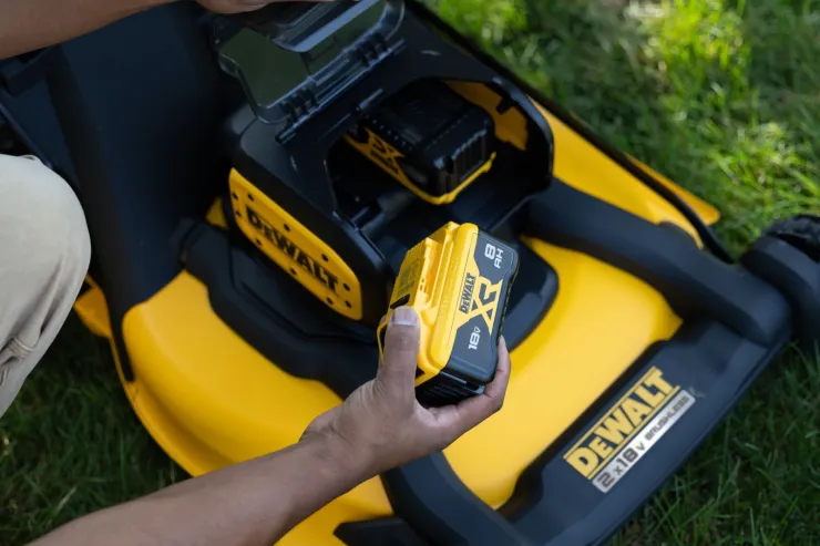 Tondeuse à batterie DEWALT DCMWP134N-XJ — 6