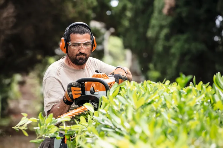 Taille-haies thermique STIHL HS 82 T — 2