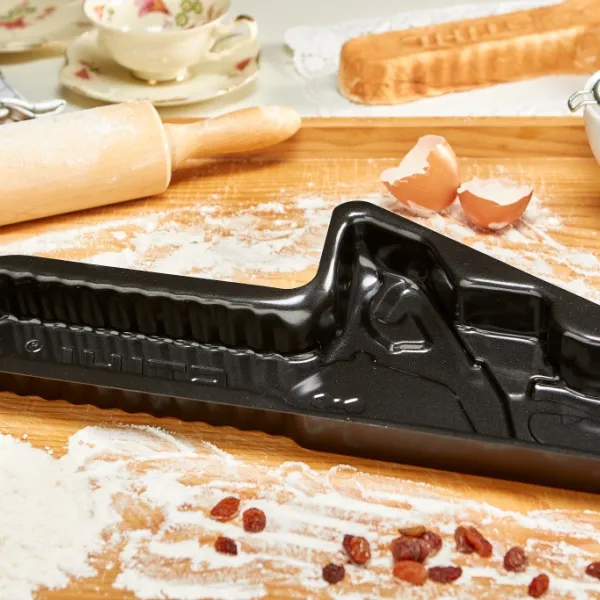 Un cake aux fruits en forme de tronçonneuse STIHL !