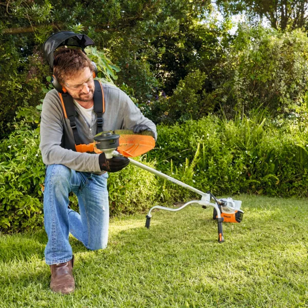 Comment changer la tête d'une débroussailleuse STIHL ?