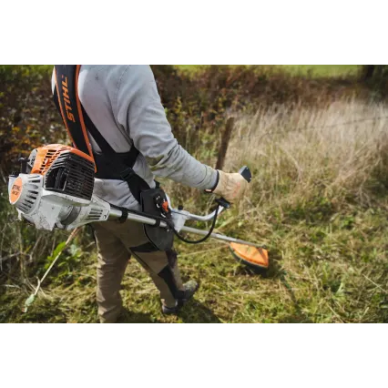 Débroussailleuse thermique STIHL FS 131 - vue 2