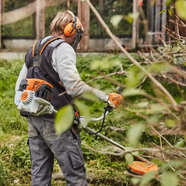 Débroussailleuse thermique STIHL FS 131 - vue 3