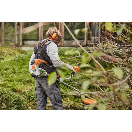 Débroussailleuse thermique STIHL FS 131 - vue 3