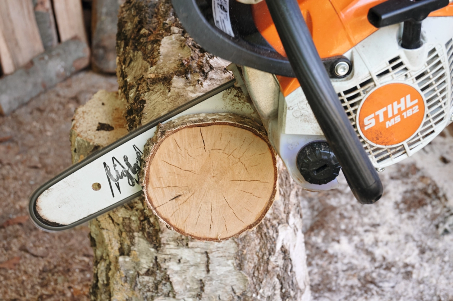 TRONCONNEUSE THERMIQUE STIHL MS 211