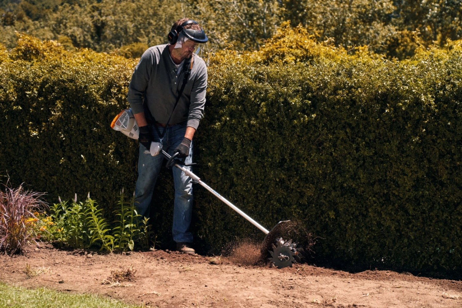 Outil de jardinage, Bineuse à main