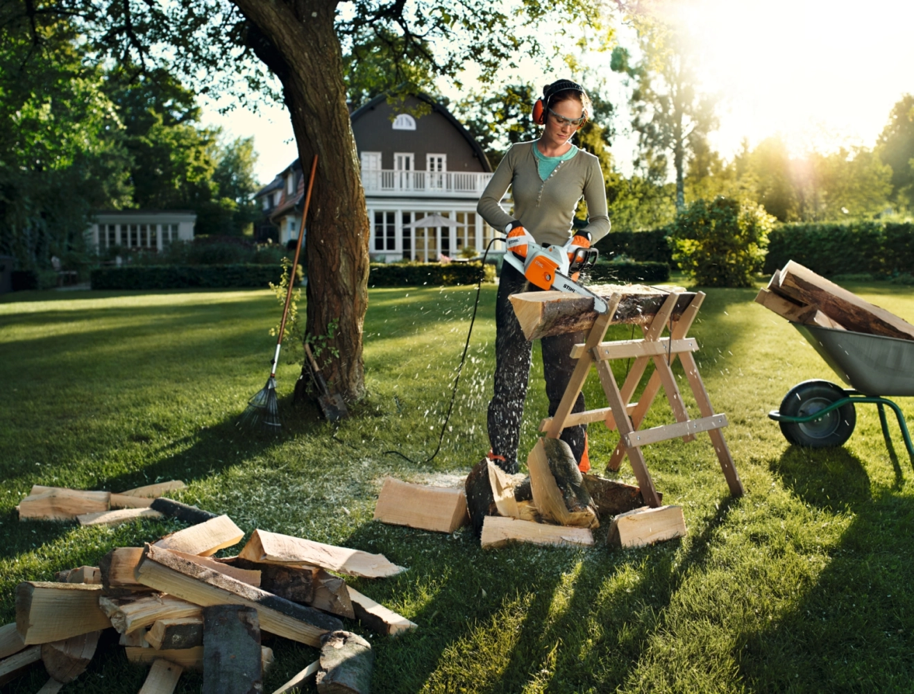 Chevalet STIHL - Pour un sciage sûr et précis du bois de chauffage