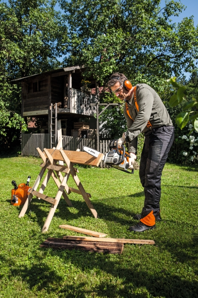 Chevalet STIHL - Pour un sciage sûr et précis du bois de chauffage