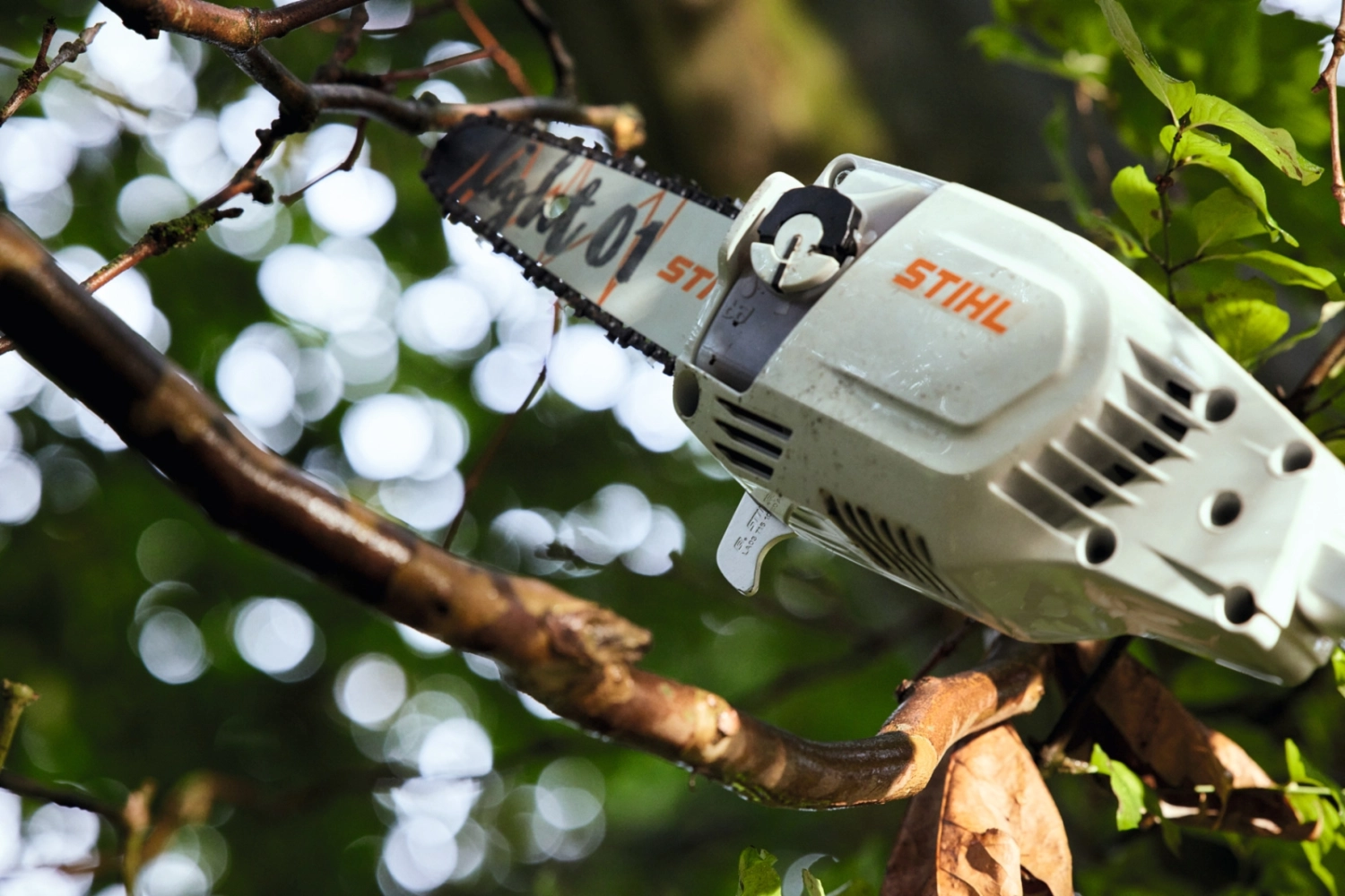 Perche d'ébranchage HTA 86 STIHL - Portée optimale grâce au manche