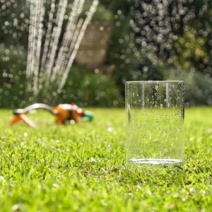 Fraîcheur d'été au jardin : comment garder un extérieur tempéré avec STIHL