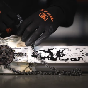 Changer une chaîne de tronçonneuse