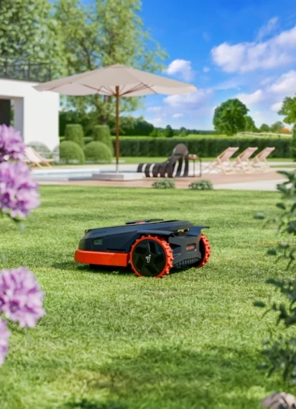 Les meilleurs robots tondeuses GPS : le comparatif