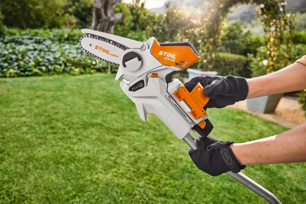 Scie de jardin sans fil sur batterie 10,8 V Stihl GTA 26 (sécateur