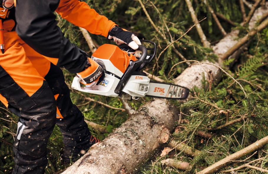 Tronçonneuse STIHL MS 400.1 C-M : Nouveautés et comparaison avec la 400 C-M