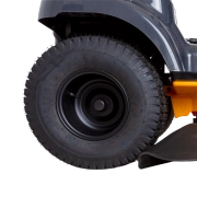 Pneus arrières surdimensionnés