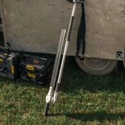 Tête Orientable à 135° et Rangement Compact